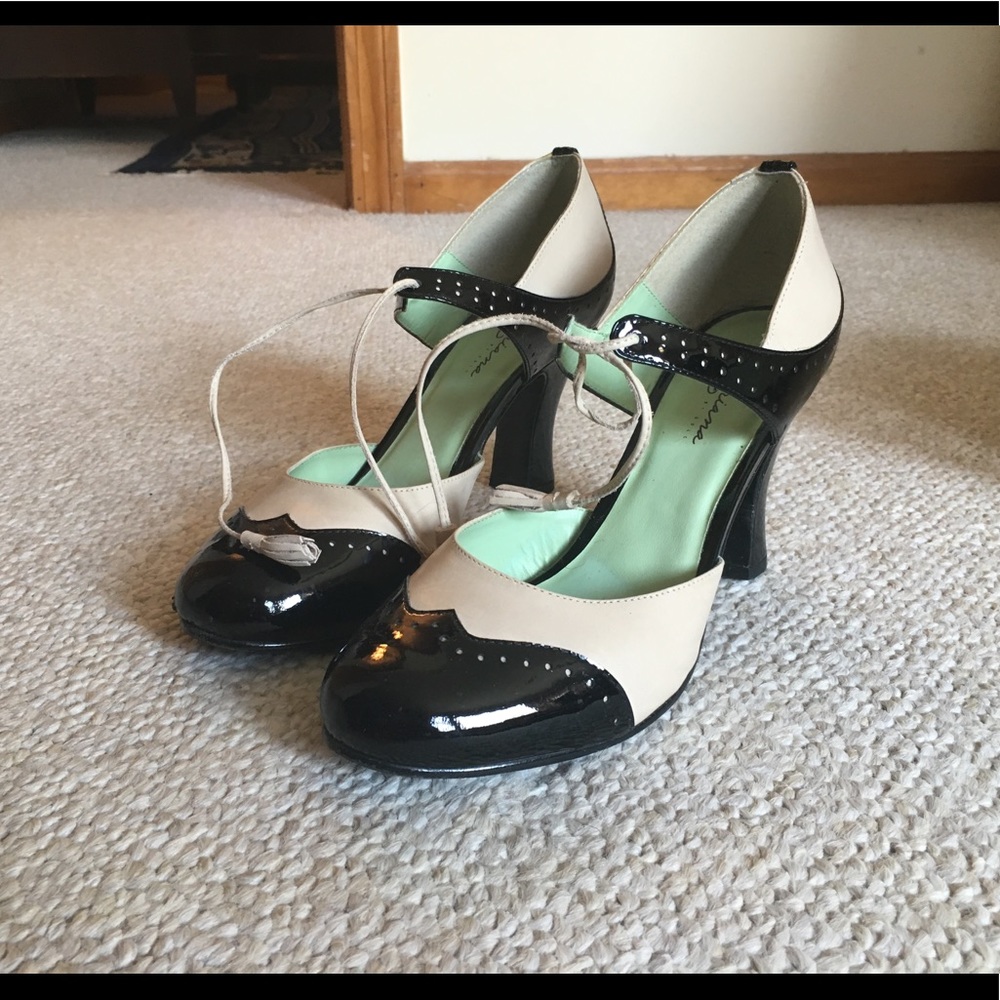 Mariana by Golc JEAN black patent heel size 39